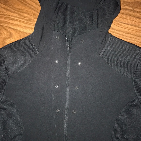 Champion Running Jacket - Picture 2 of 5